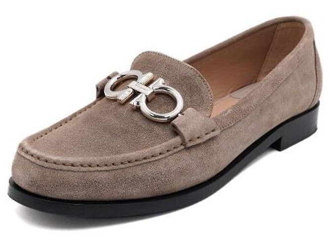 Salvatore Ferragamo Mocassini da donna in scamosciato con logo Gancini argento - vista 2