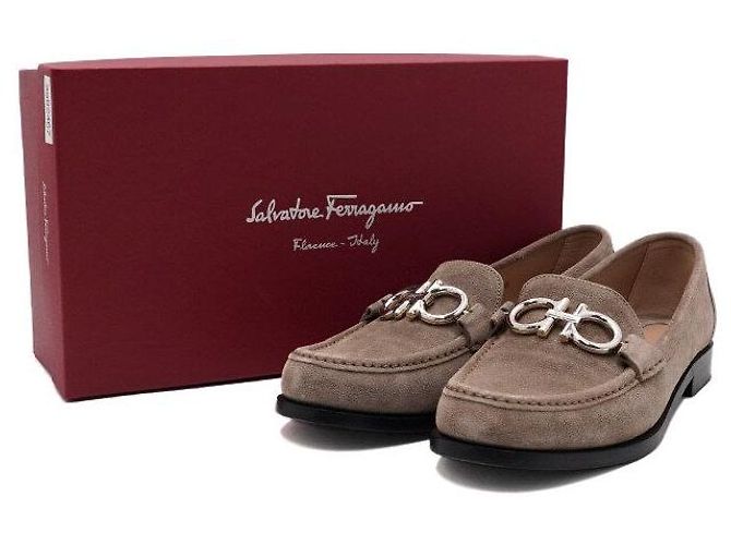 Salvatore Ferragamo Mocassini da donna in scamosciato con logo Gancini argento - vista 8