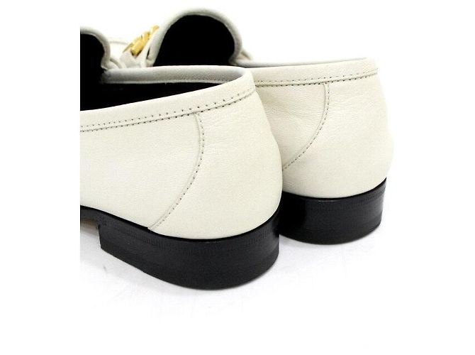 Gucci Mocassini da donna in pelle bianca con catena Bianco - vista 8