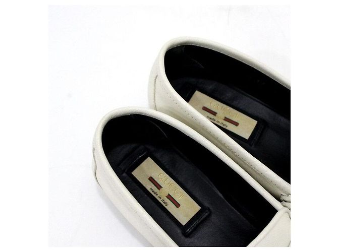 Gucci Mocassini da donna in pelle bianca con catena Bianco - vista 9