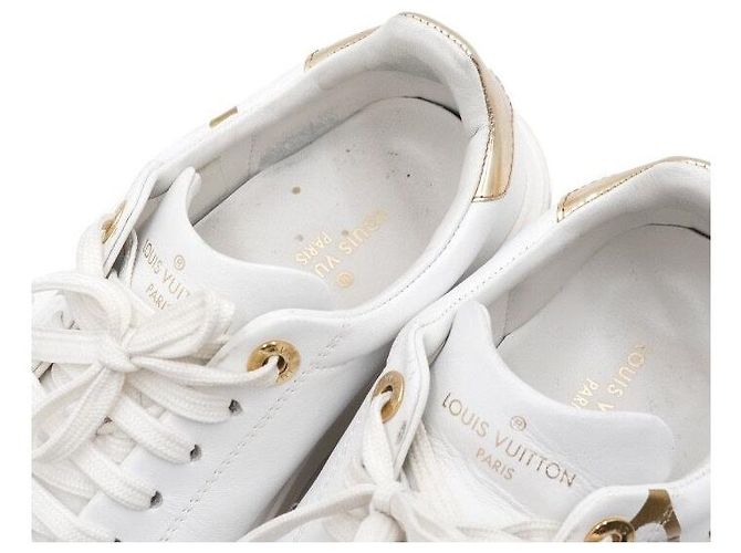 Louis Vuitton Sneaker Timeout da donna in pelle bianca con logo a cerchio dorato Bianco - vista 8