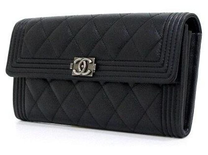 Boy Chanel Cartera larga con solapa en caviar negro - vista 3