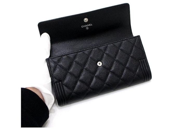 Boy Chanel Cartera larga con solapa en caviar negro - vista 6