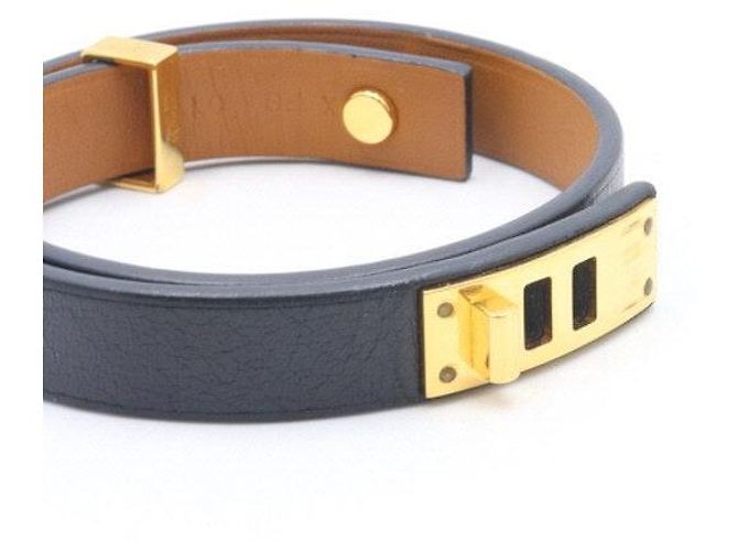 Hermès Pulseira de couro para mulher com fivela mini cão em ouro Preto - vista 4