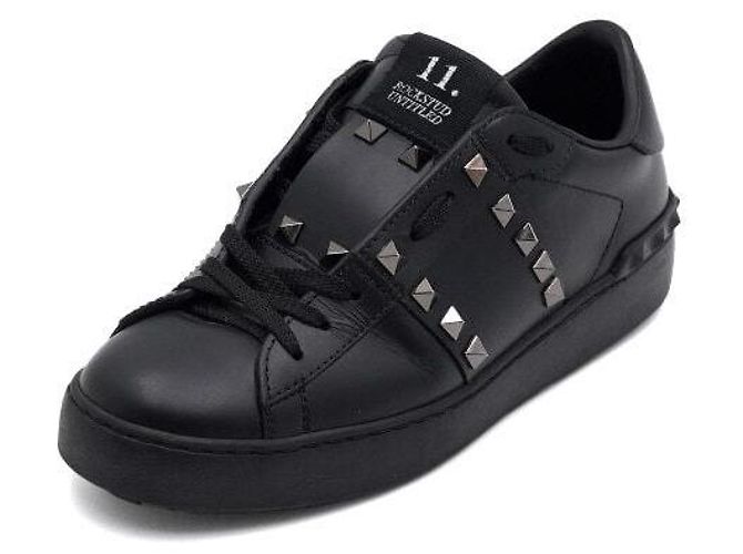 Valentino Sneakers Untitled da donna in pelle nera con Rockstud - vista 2