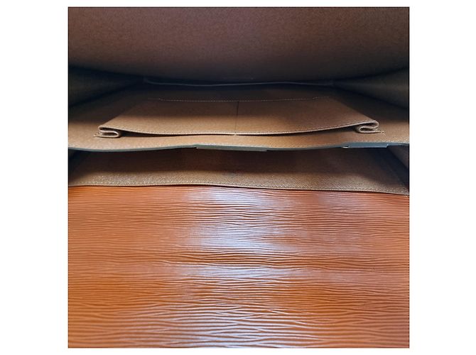Louis Vuitton Serviette Epi Marron - vue 14