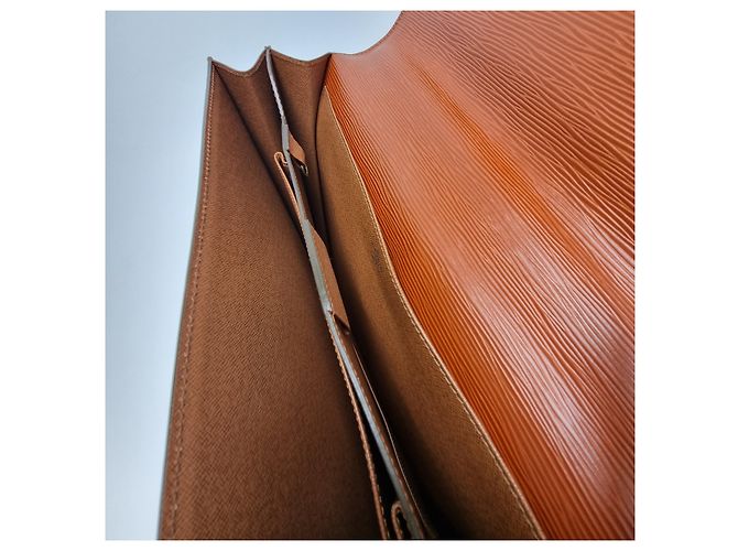 Louis Vuitton Serviette Epi Marron - vue 16
