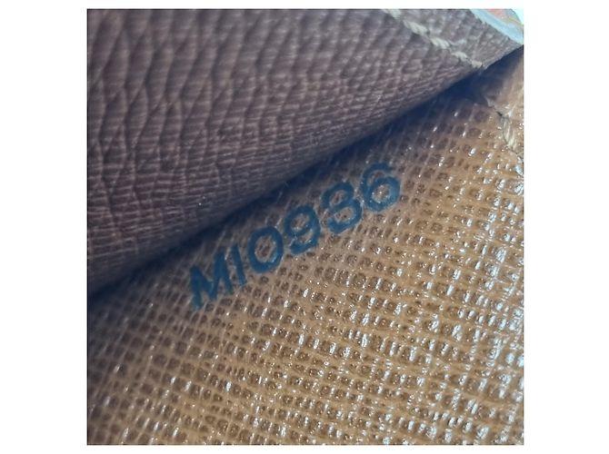 Louis Vuitton Serviette Epi Marron - vue 18