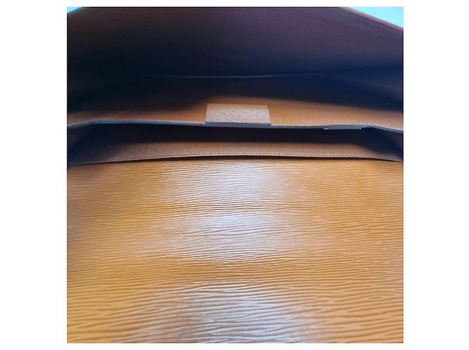 Louis Vuitton Valigetta Camel (Premium, Unisex) Marrone - vista 15