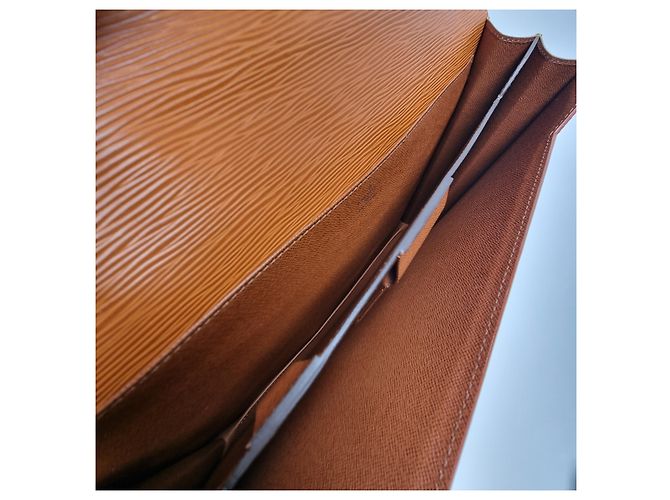 Louis Vuitton Valigetta Camel (Premium, Unisex) Marrone - vista 16