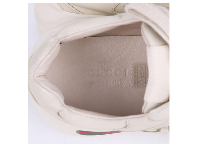 Gucci Sneakers Rhyton con logo Side Three Stripe Bianco - vista 10
