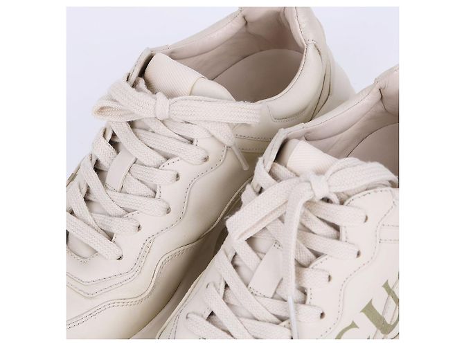 Gucci Sneakers Rhyton con logo Side Three Stripe Bianco - vista 2