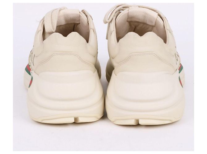 Gucci Sneakers Rhyton con logo Side Three Stripe Bianco - vista 8