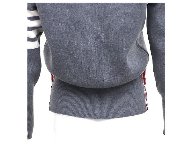 Thom Browne Gestreifter V-Ausschnitt-Cardigan aus Virgin Wool Braun - Ansicht 7