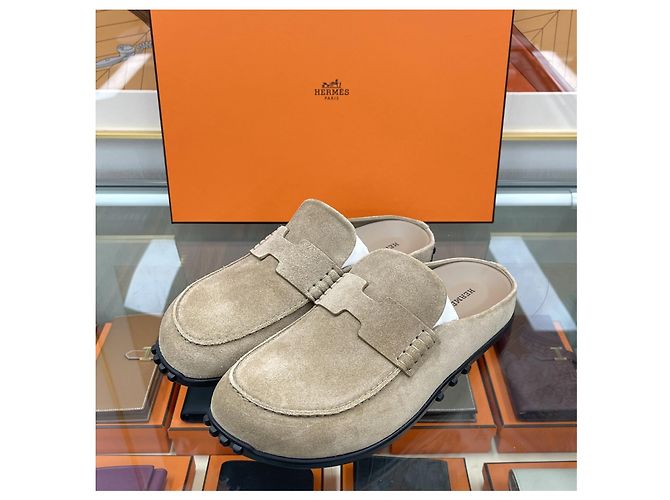 Hermès Mule e pantofole in scamosciato Beige Marrone - vista 2