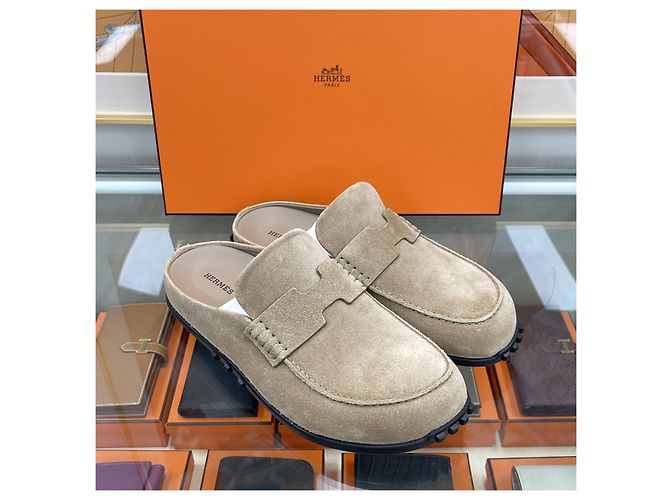 Hermès Mule e pantofole in scamosciato Beige Marrone - vista 3