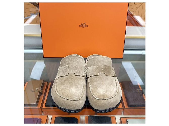 Hermès Mule e pantofole in scamosciato Beige Marrone - vista 4