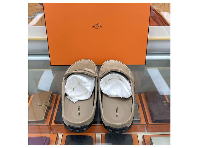 Hermès Mule e pantofole in scamosciato Beige Marrone - vista 5