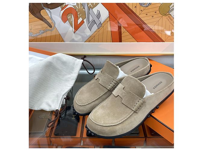 Hermès Mule e pantofole in scamosciato Beige Marrone - vista 6