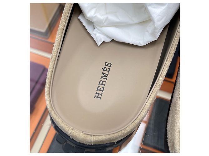 Hermès Mule e pantofole in scamosciato Beige Marrone - vista 8