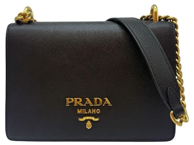 Prada Borsa a tracolla con patta a catena in pelle Saffiano Nero Oro - vista 2