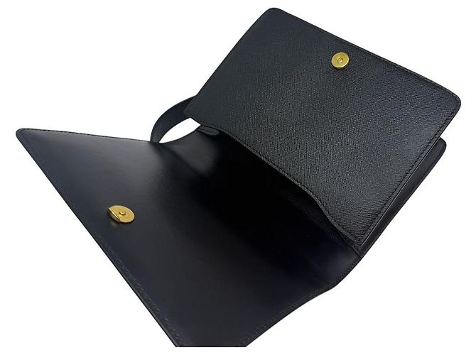 Prada Borsa a tracolla con patta a catena in pelle Saffiano Nero Oro - vista 8