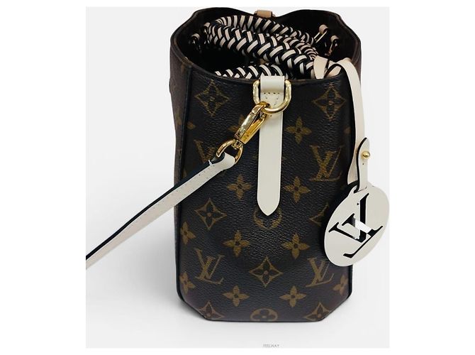 Louis Vuitton Borsa Tote Montagne BB Marrone - vista 4