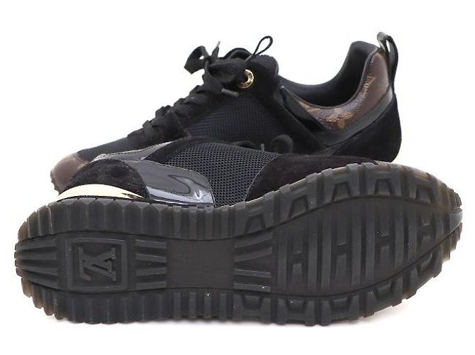 Louis Vuitton Sneakers Runaway da donna Black Monogram Nero - vista 5