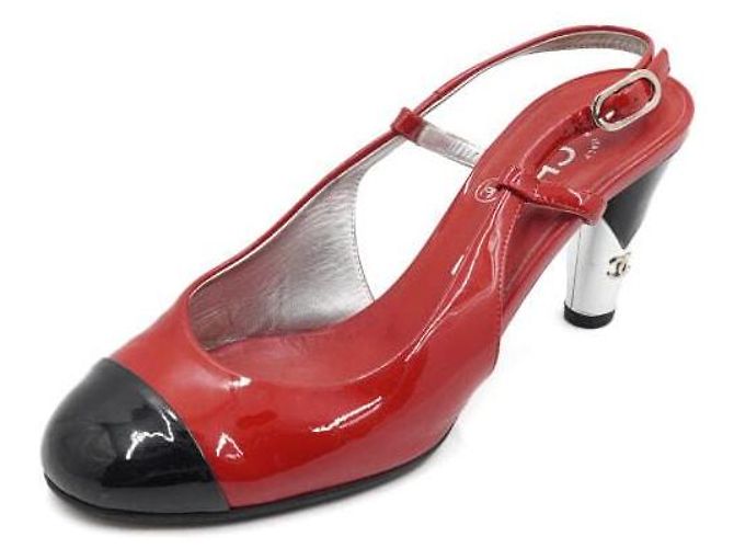 Chanel Escarpin slingback à talon en cuir verni rouge et noir - vue 2