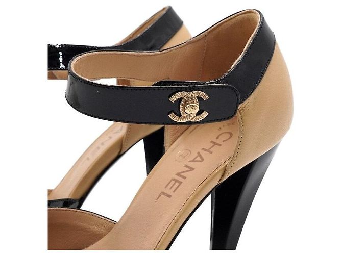 Chanel Décolleté bicolore beige e nero da donna con logo CC Turnlock dorato Marrone - vista 6