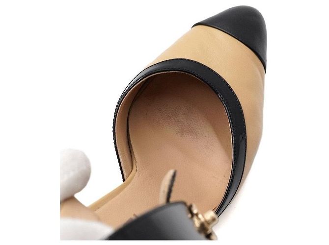 Chanel Décolleté bicolore beige e nero da donna con logo CC Turnlock dorato Marrone - vista 9