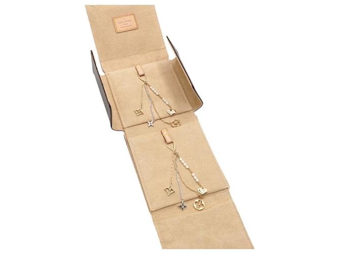 Louis Vuitton Orecchini pendenti con perla monogramma oro D'oro - vista 7