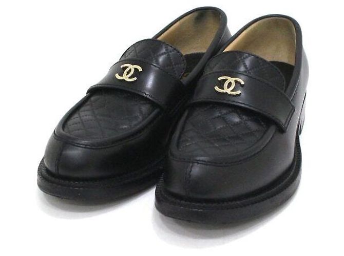 Chanel Mocassini da donna in pelle di vitello nera con CC dorato Nero - vista 3