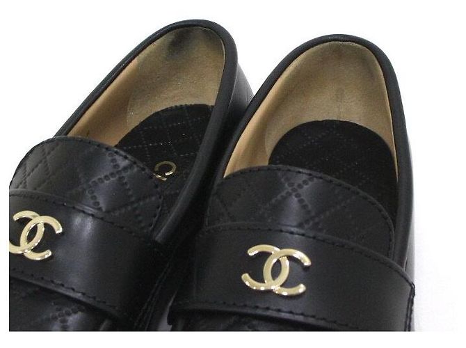 Chanel Mocassini da donna in pelle di vitello nera con CC dorato Nero - vista 5