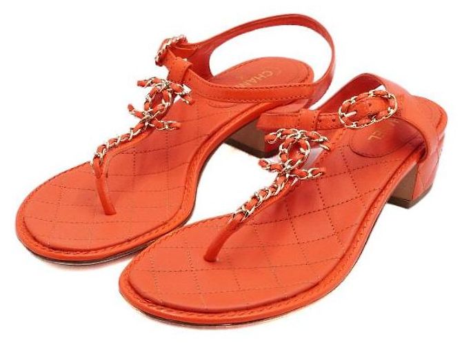 Chanel Sandali da donna in pelle di capra Classic Goatskin CC Chain Logo Arancione - vista 3