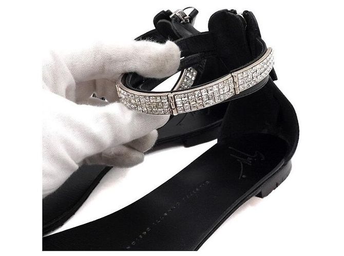 Giuseppe Zanotti Sandali flat in pelle nera con decorazioni in cristalli e perle - vista 6