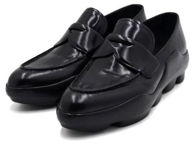 Prada Mocassini Penny con piattaforma in gomma spazzolata nera da donna - vista 3