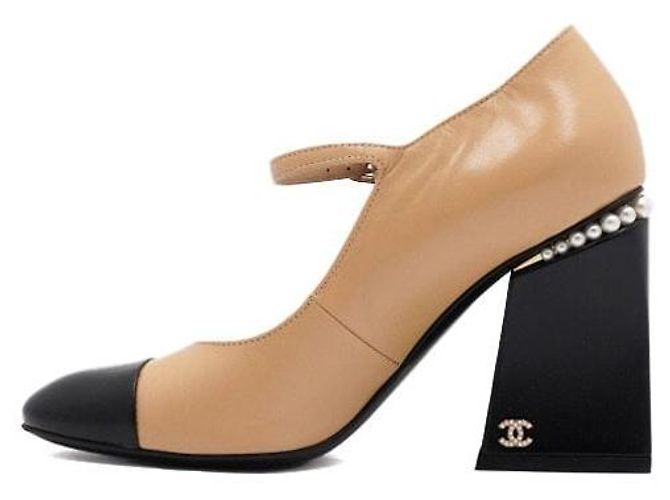 Chanel Décolleté bicolore in pelle con logo CC di perle Marrone - vista 4
