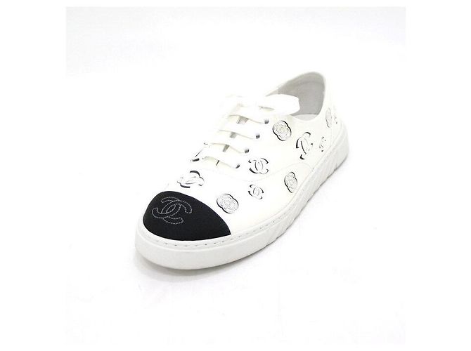 Chanel Sneakers da donna in pelle bicolore con logo CC Bianco - vista 2