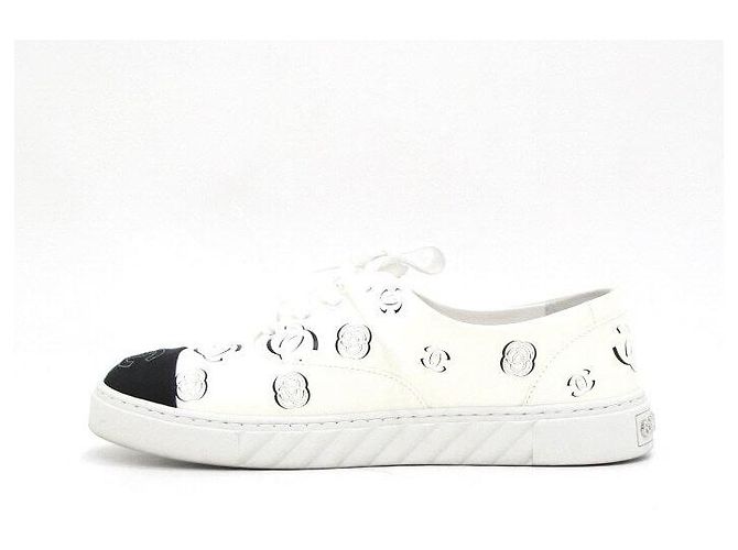 Chanel Sneakers da donna in pelle bicolore con logo CC Bianco - vista 4