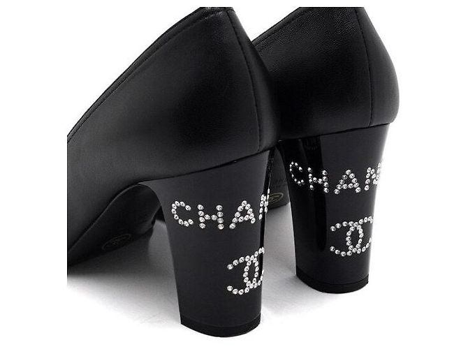 Chanel Décolleté in pelle nera con logo e tacco in cristallo da donna Nero - vista 8