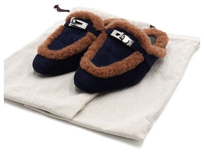 Hermès Mule e sandali in scamosciato marine e shearling dorato D'oro - vista 7