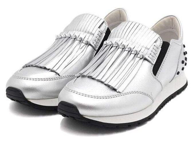 Tod's Sneaker da donna argentate metallizzate con frange kiltie e nappe Argento - vista 3