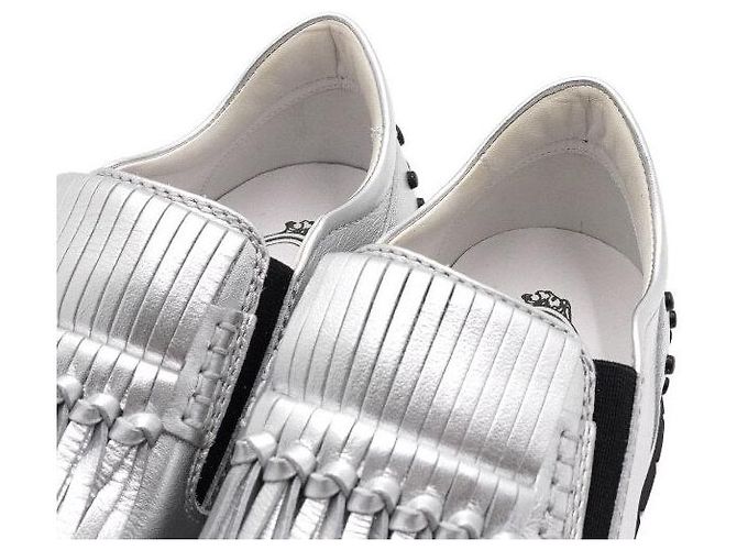 Tod's Sneaker da donna argentate metallizzate con frange kiltie e nappe Argento - vista 8