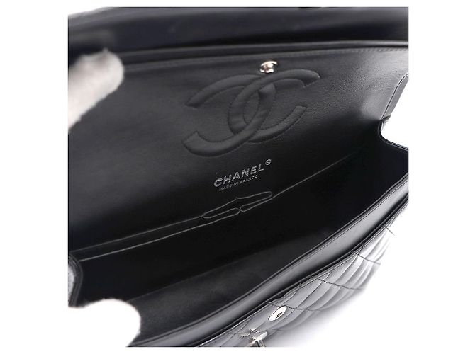 Chanel Borsa a tracolla Classic Medium in vernice con catena argentata Nero - vista 11