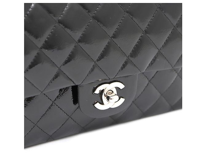 Chanel Borsa a tracolla Classic Medium in vernice con catena argentata Nero - vista 18