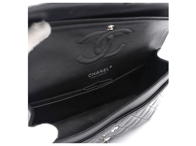 Chanel Borsa a tracolla Classic Medium in vernice con catena argentata Nero - vista 23