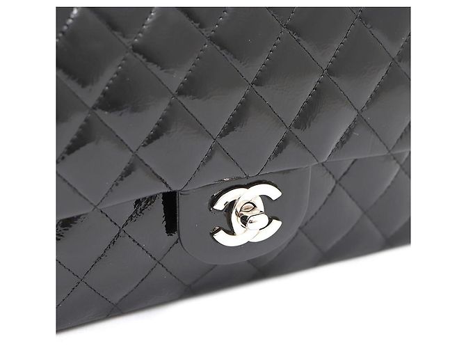 Chanel Borsa a tracolla Classic Medium in vernice con catena argentata Nero - vista 6