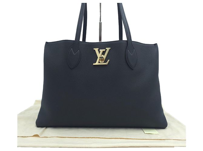 Louis Vuitton Borsa a tracolla Lockme Shopper in pelle di vitello granulata Nero - vista 11