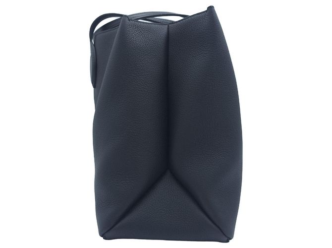 Louis Vuitton Borsa a tracolla Lockme Shopper in pelle di vitello granulata Nero - vista 3